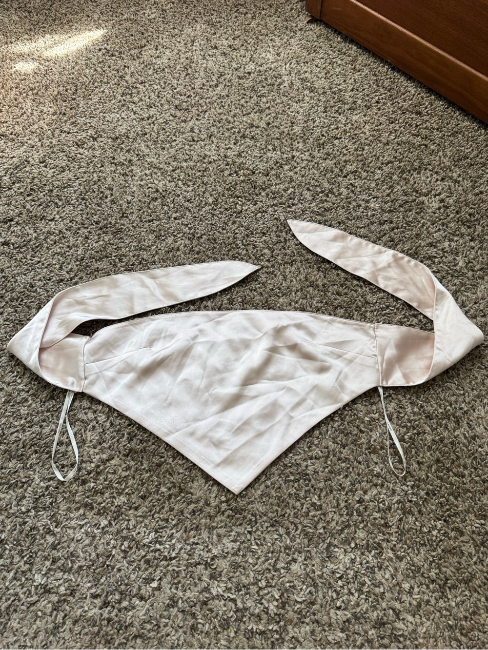 Forever 21 Pale Pink Satin Tie-Back Crop Top - Picture 1 of 2